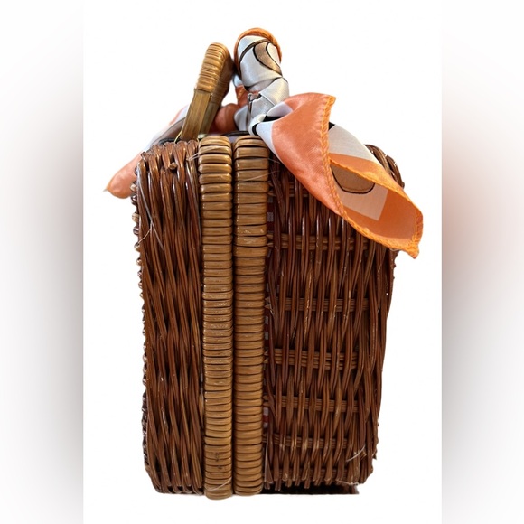 Handbag Woven Basket Featuring Added Stylish Scarf Accent. 2 Handle Turn Lock - Picture 5 of 5